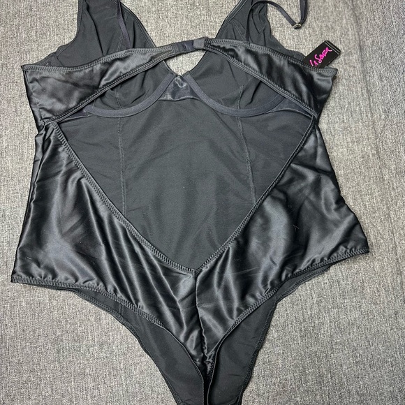 LA SENZA | 2 Pack Body Suits - Picture 4 of 9